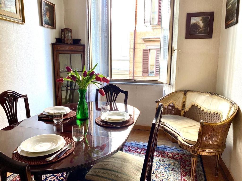 Traditional Style In The City Center Rome Bagian luar foto