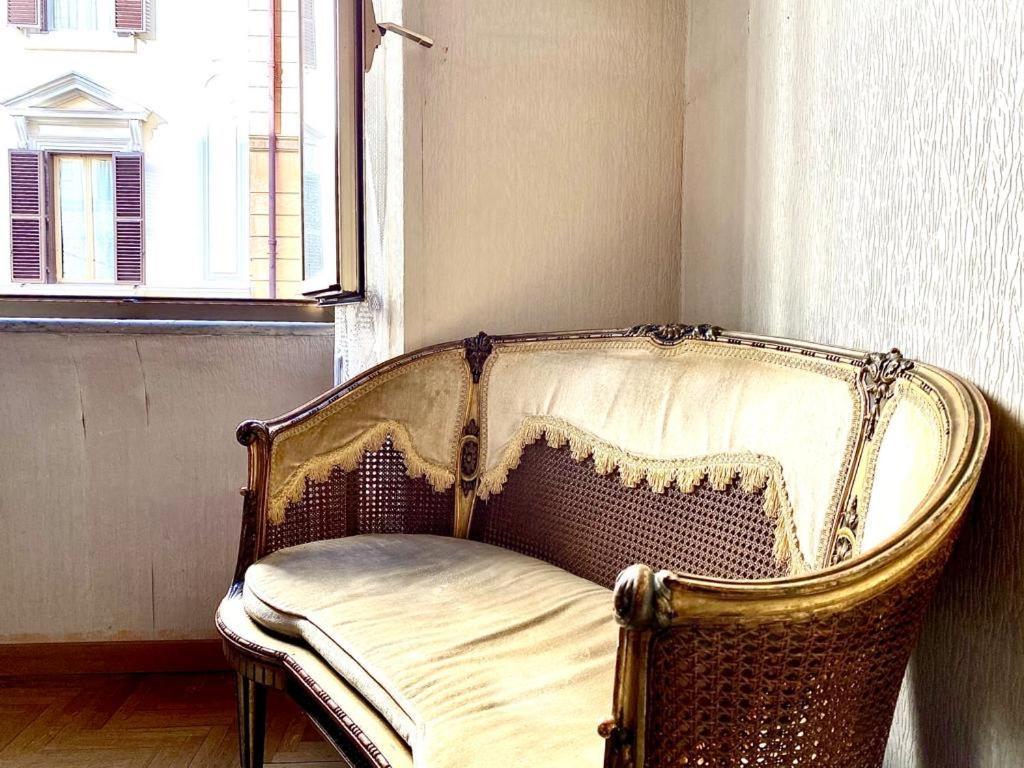 Traditional Style In The City Center Rome Bagian luar foto